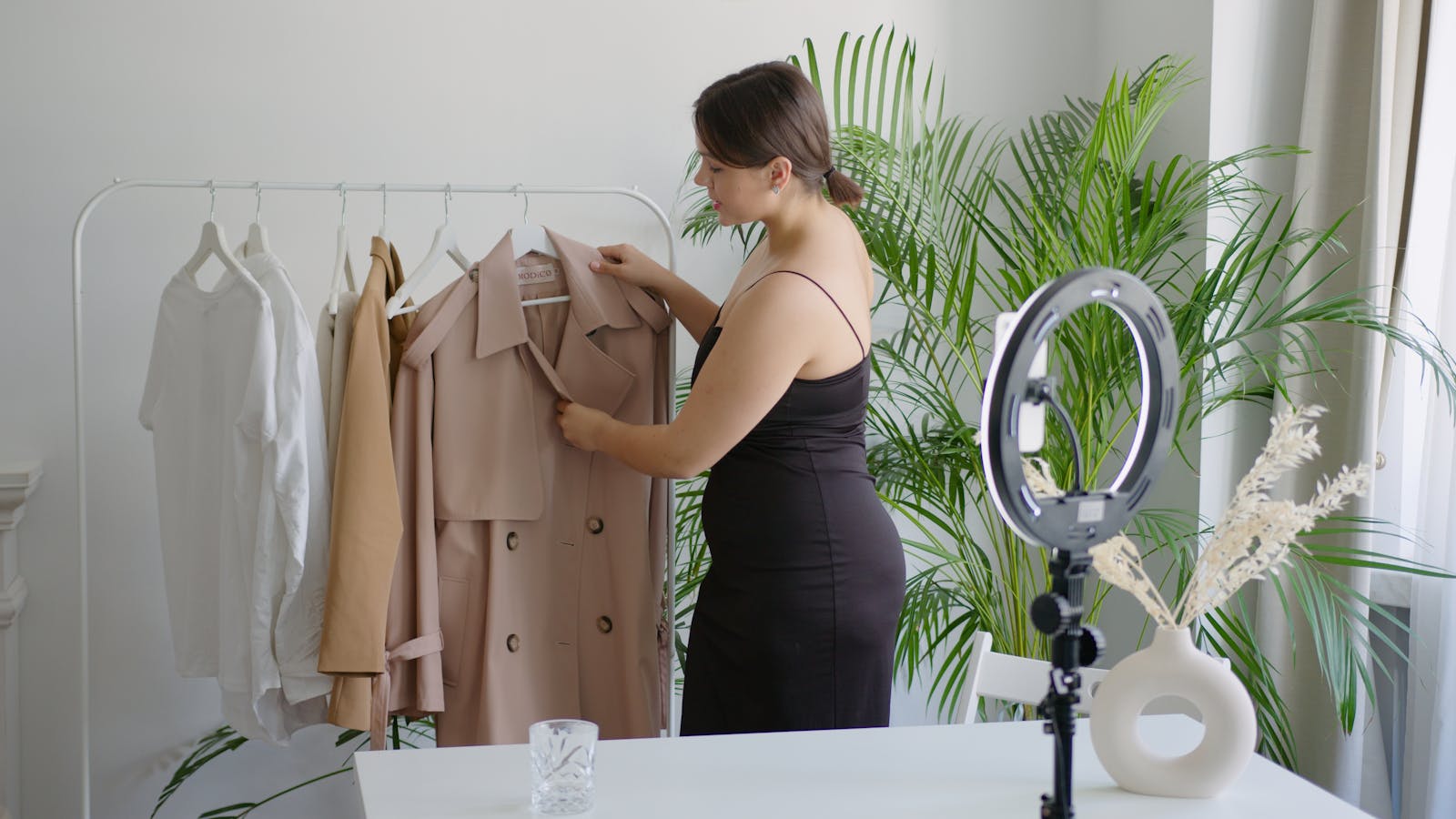 How to Make Videos Selling Clothes Online