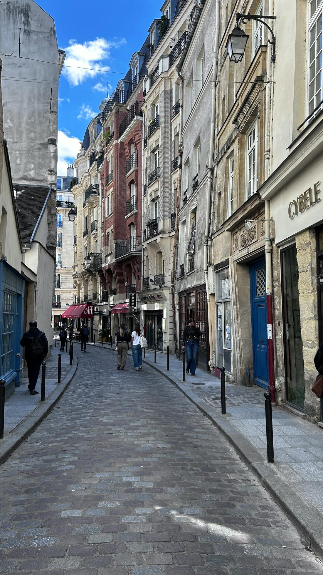 Getting good pictures on Paris streets