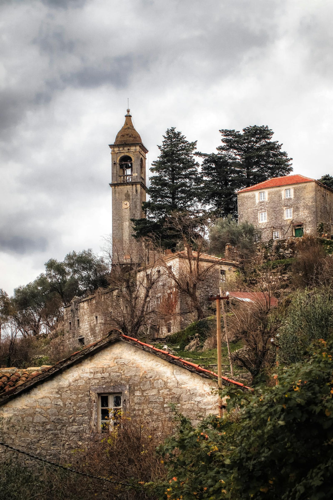 Experiencing the Serene Beauty of Gornji Stoliv Architecture