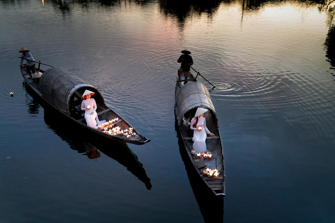 Travel tips for peaceful river boat trips at night