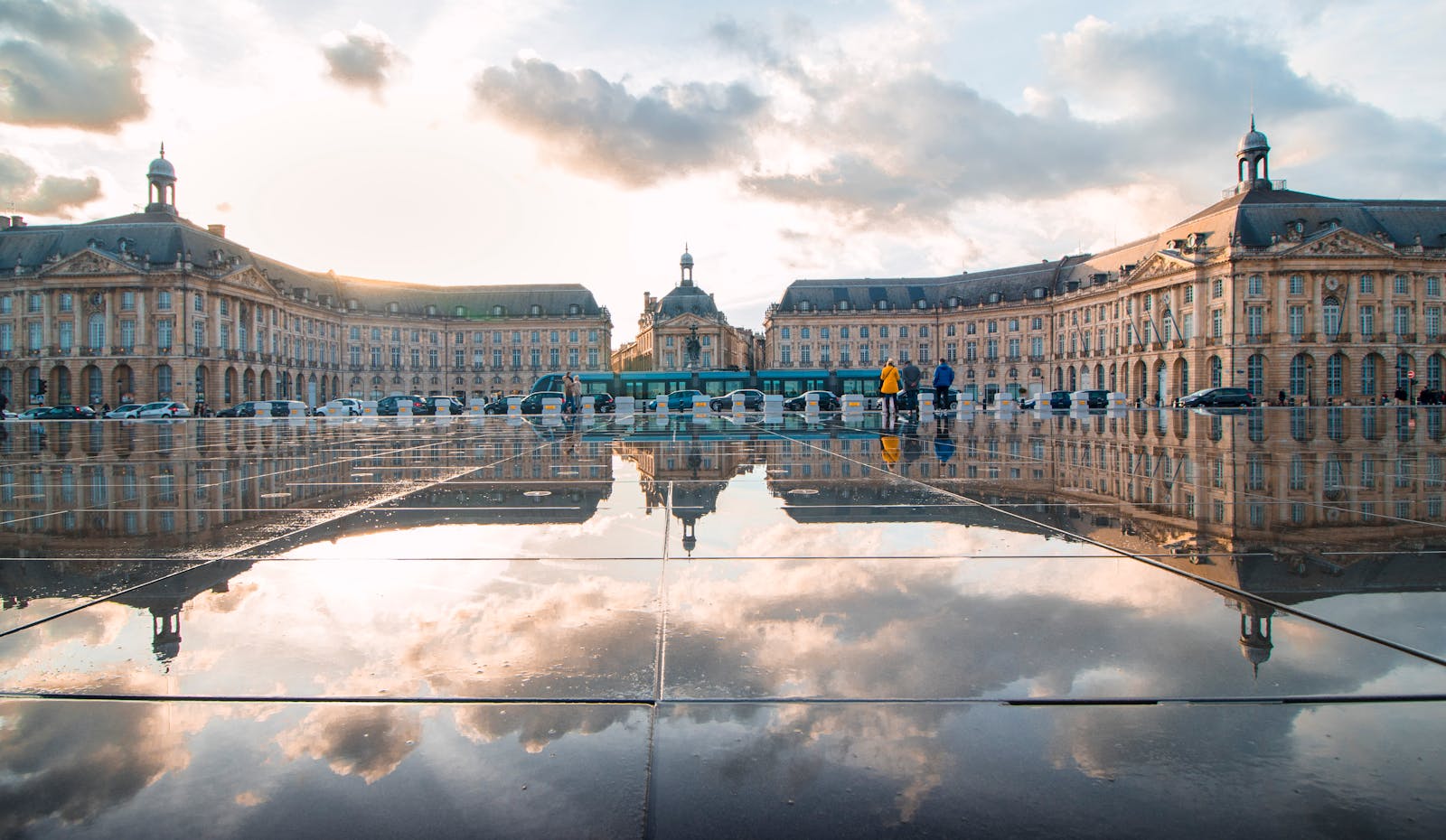 Travel tips for seeing sunset reflections in Bordeaux France