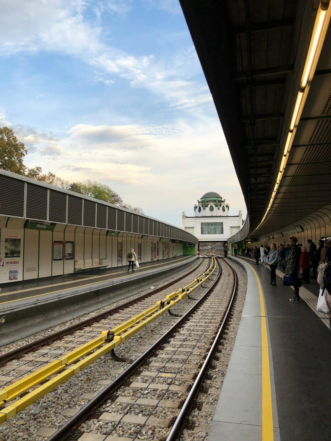 Travel tips for using the metro in Vienna